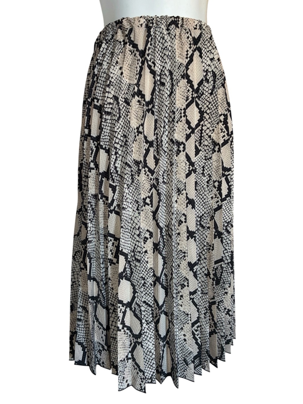 Ee:some Pleated skirt Women's S, Black & Cream Snake-Print, elastic waist. Euc